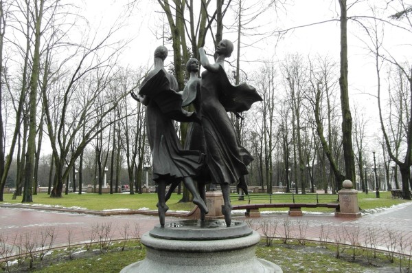 Ballerina statute, Minsk