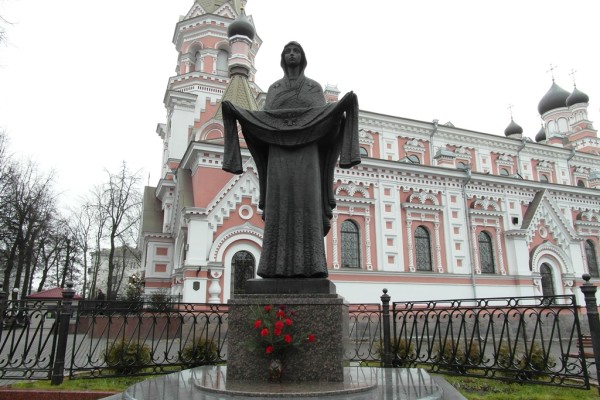 Church and statue, Grodno, Belarus