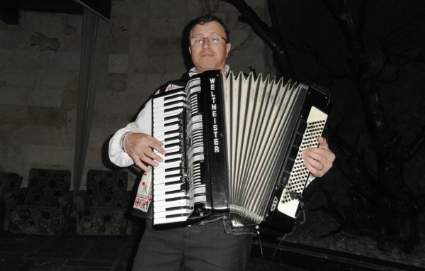 Accordion player, Milestii Mici, Moldova