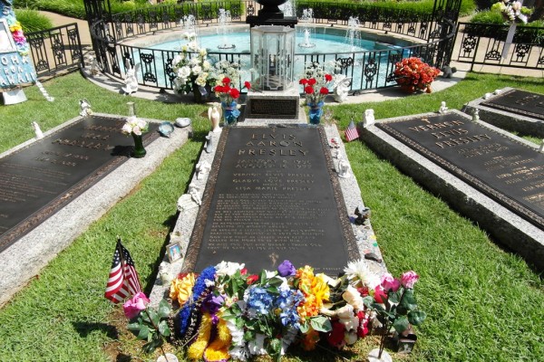 Elvis grave, Graceland, Memphis, Tennessee